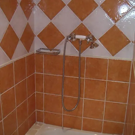 Villa La Renardiere 18th Century Stone With Heated Pool 47 Ha Of Luberon Nature Perfect For Groups And Families